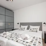 3 Bedroom Front In *