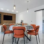 3 Bedroom Front In بيت للعطل *