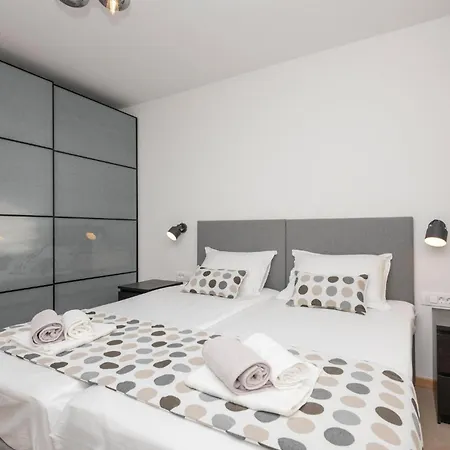 3 Bedroom Front In *