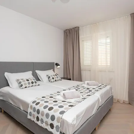 3 Bedroom Front In 度假居