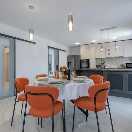 3 Bedroom Front In 度假居